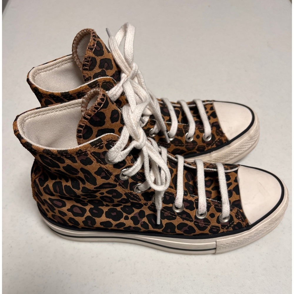 Converse Chuck Taylor All Star High Top 6.5 Womens Leopard Leather